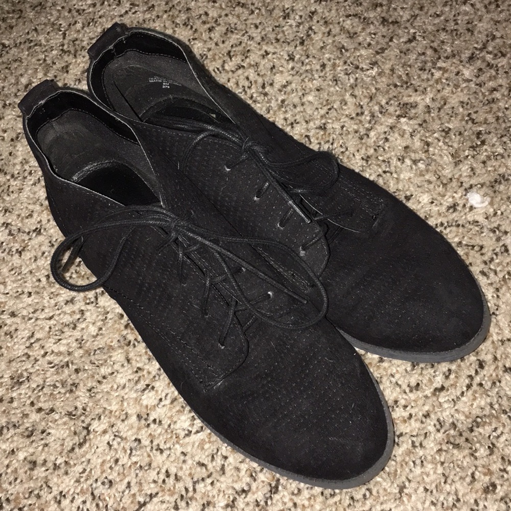 Dress shoes